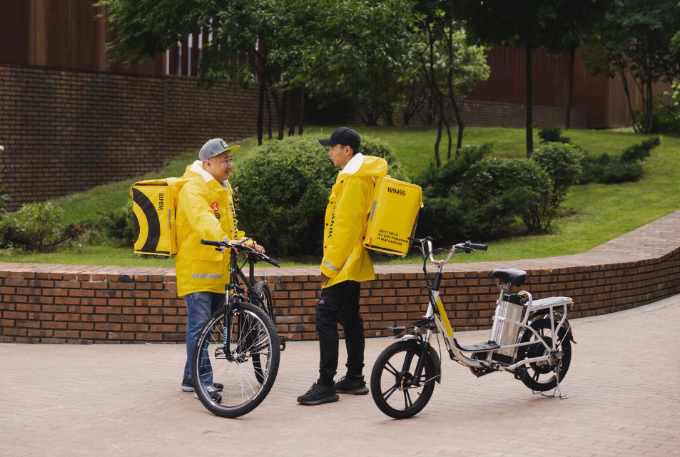 Как устроиться курьером в Яндекс Еду в 16 лет